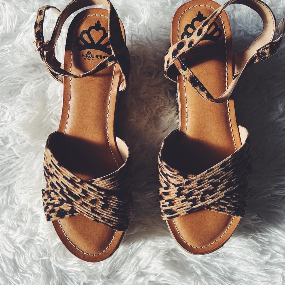 ❌ S O L D ❌
Fergalicious Cheetah Print Wedge Sandals